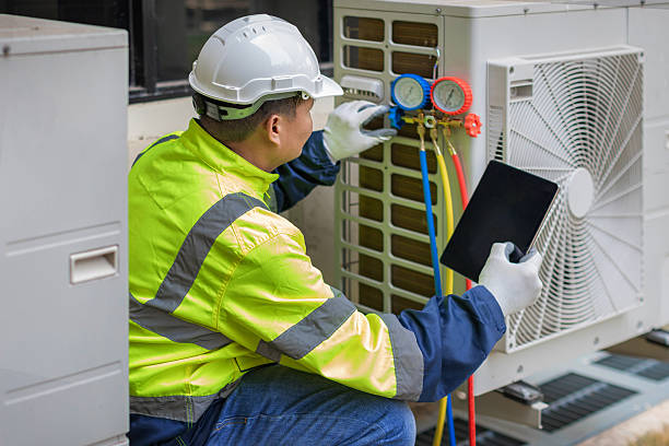 Professional Ac Installation technician working in Plano, KY